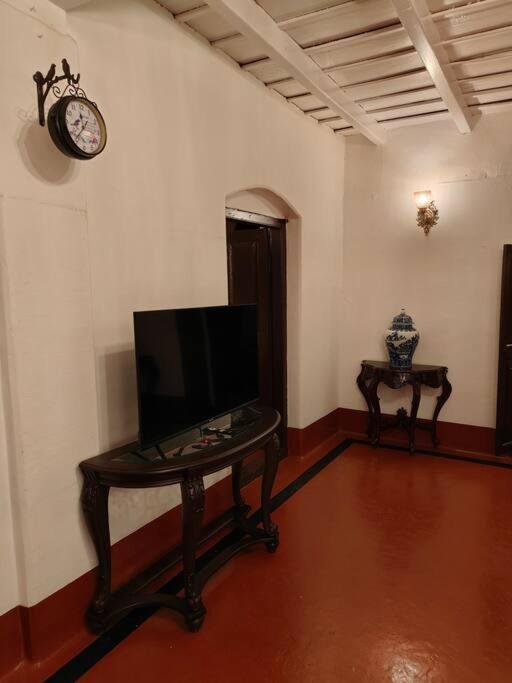 A Quaint Cottage With Rajah'S Seat View. Tulsa Exterior foto