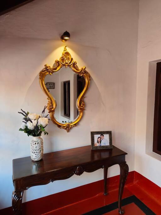 A Quaint Cottage With Rajah'S Seat View. Tulsa Exterior foto